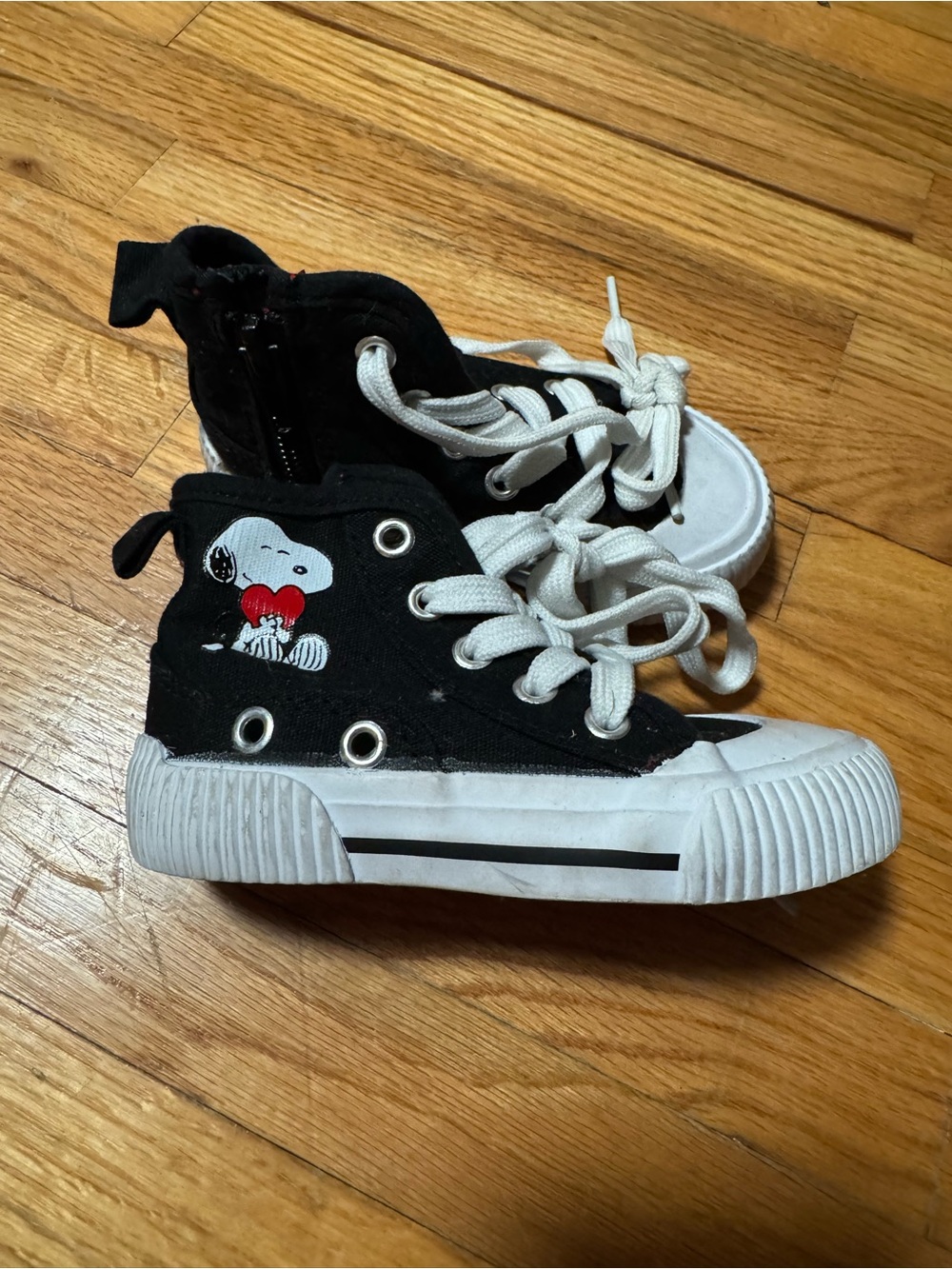 Black Baby/Toddler Size 5 High-Top Sneakers with Snoopy Heart Graphic